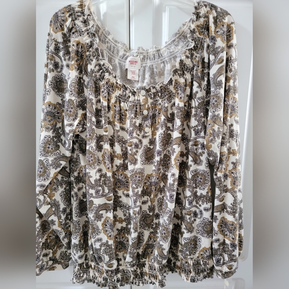 Plus size Women's blouse - Picture 8 of 11